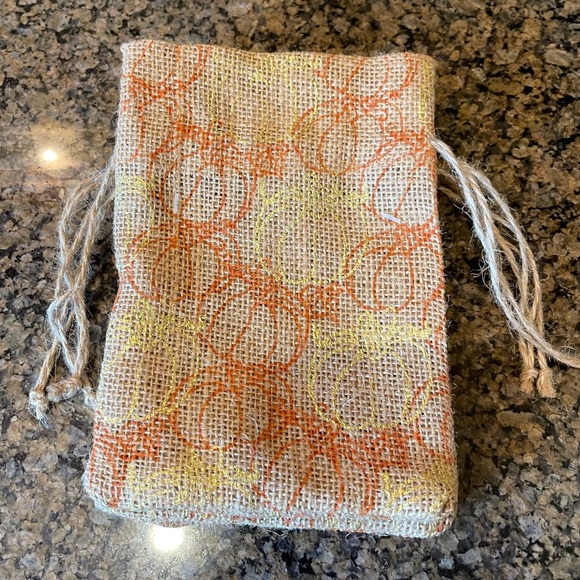 Set of 3 burlap pumpkin draw string pouches. NWT - Picture 2 of 6